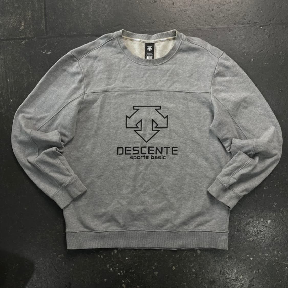 100 데상트 맨투맨 상품이미지1