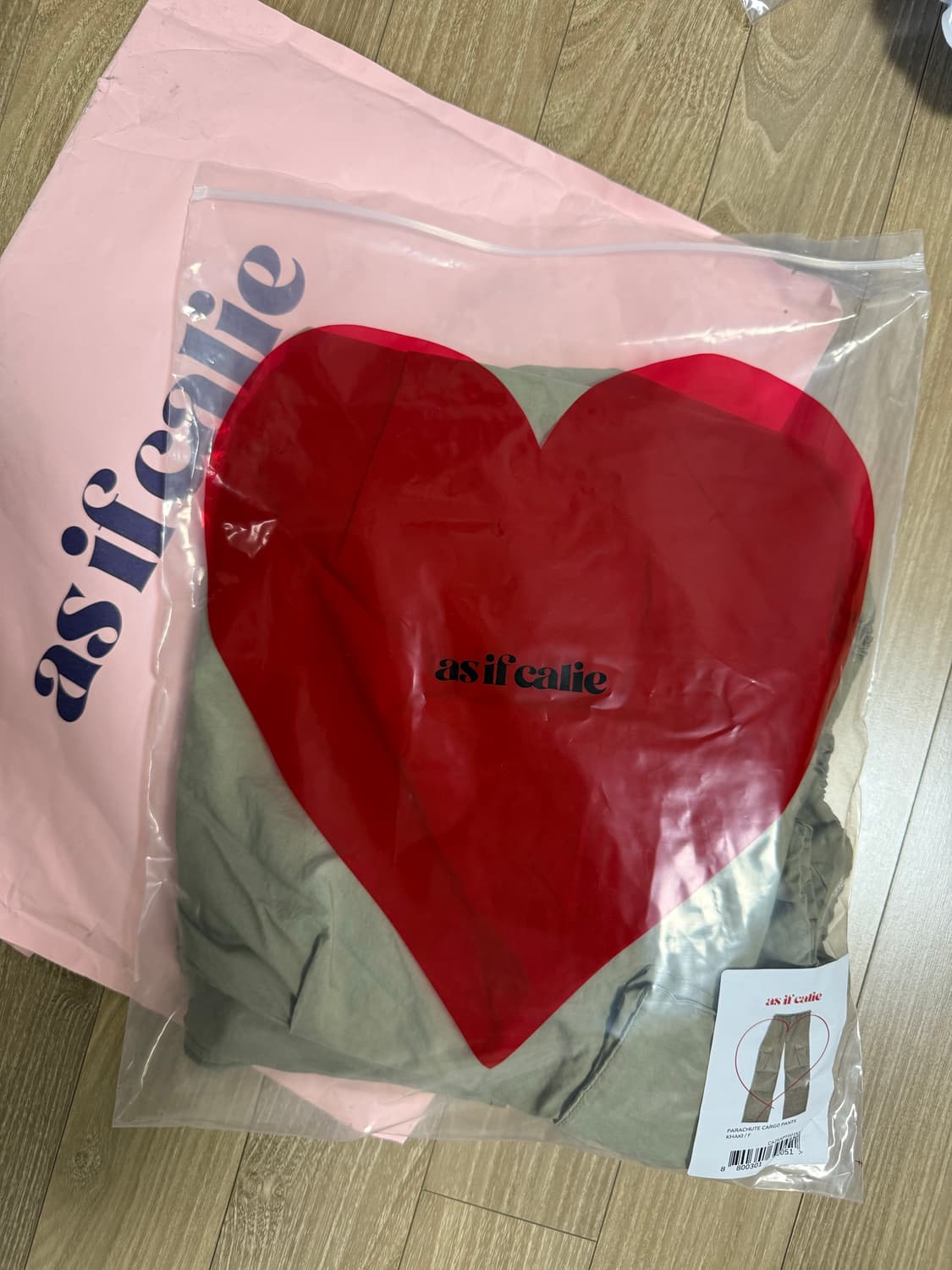 (새상품) 에즈이프캘리 카고팬츠 카키 르세라핌 바지 상품이미지2