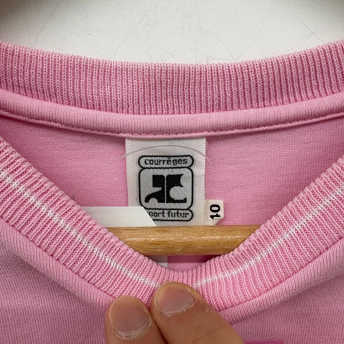 꾸레쥬 핑크색 꽃 자수 크롭 반팔 티셔츠 여성S 상품이미지3