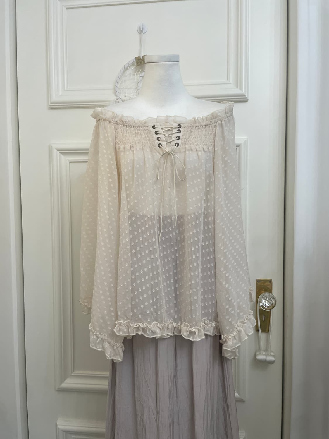 cool ivory lace-up dot long sleeve blous 상품이미지10