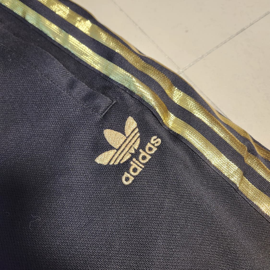아디다스 금장 블랙/골드 트랙 수트 세트 상품이미지10