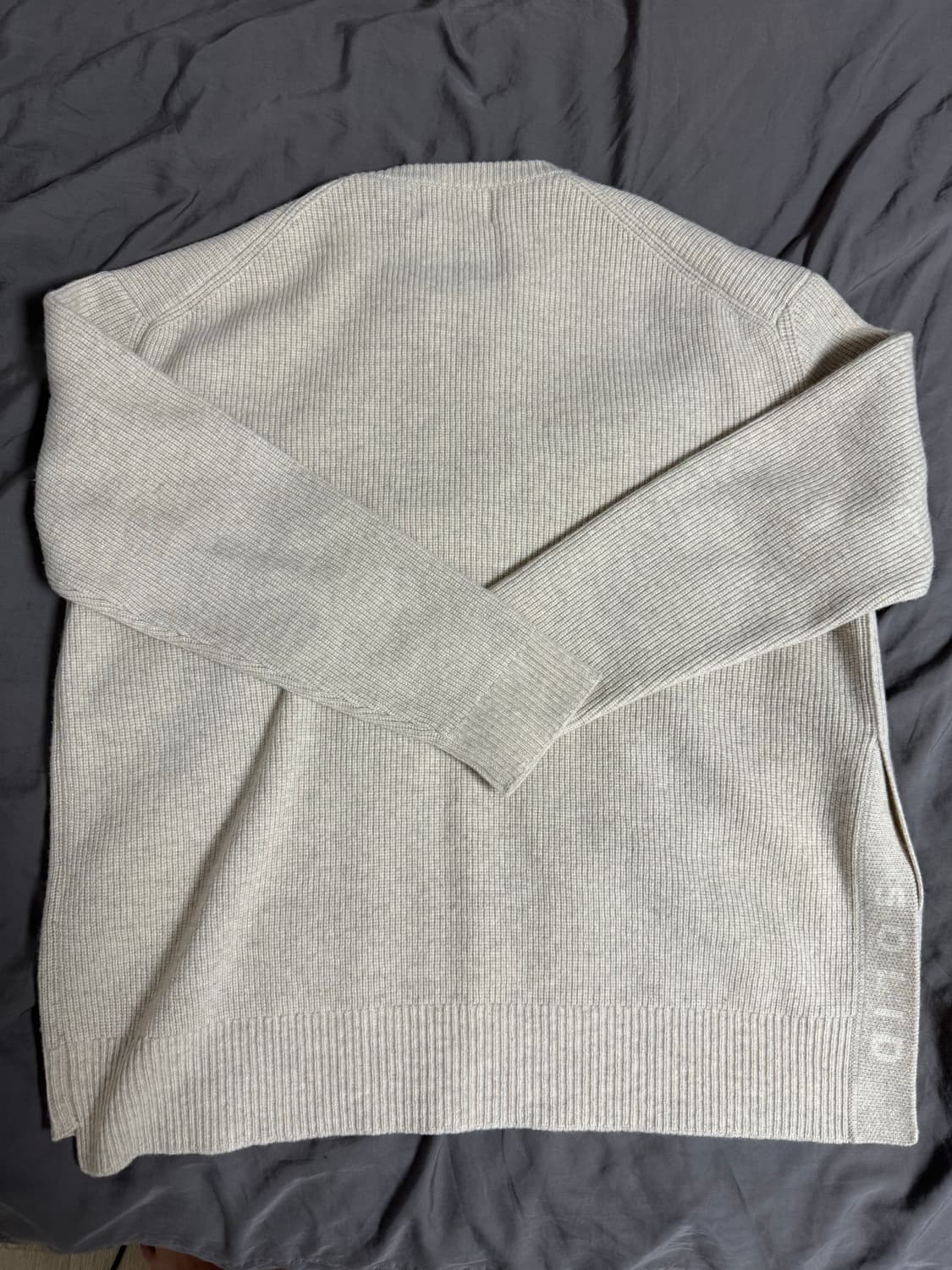 48) 솔리드옴므 절개 니트 아이보리 상품이미지2