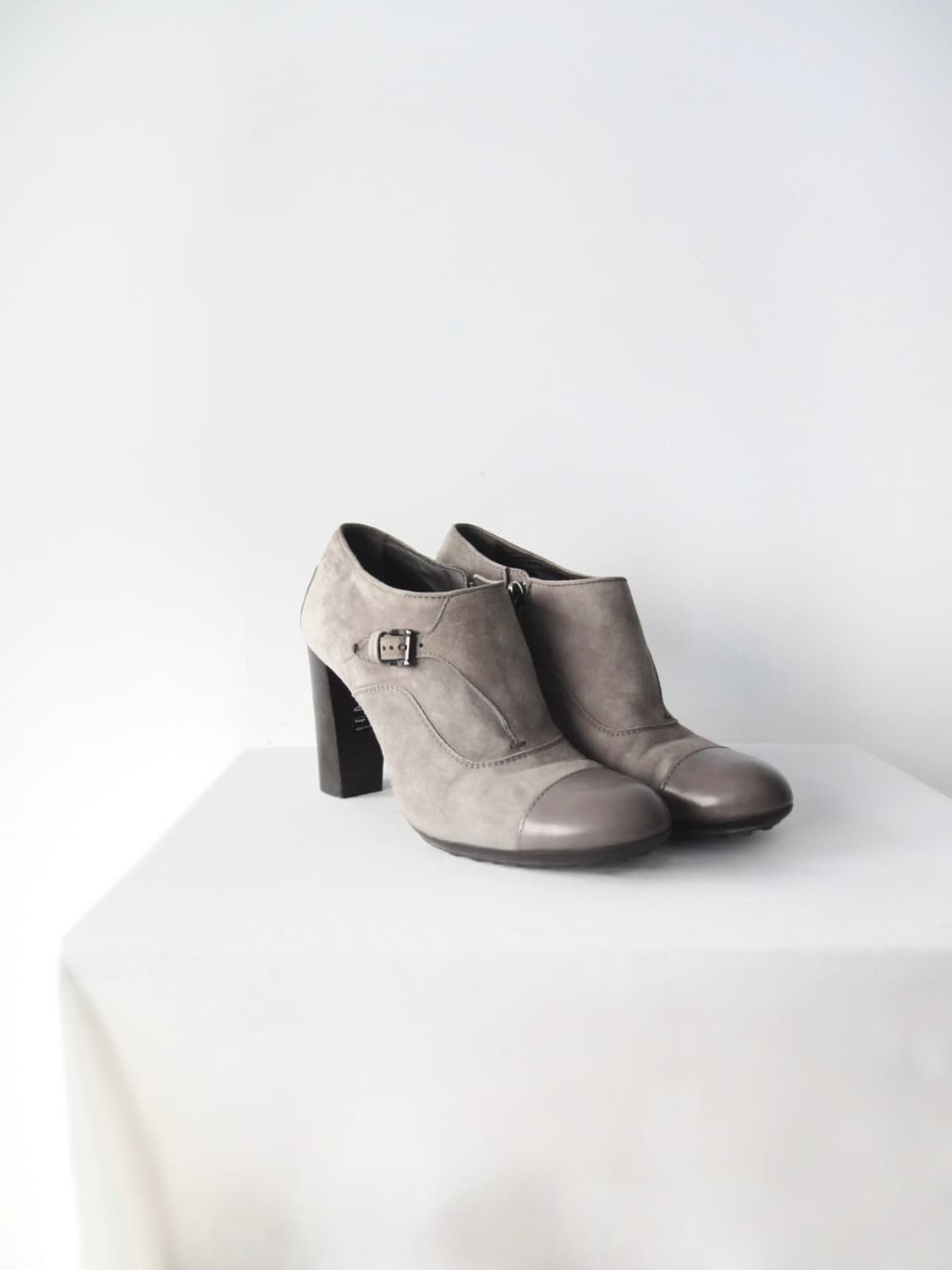 TOD'S stud point leather pump heels 상품이미지2