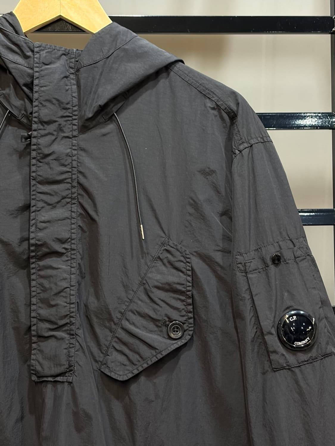 (L) CP컴퍼니 플랫 나일론 아노락 블랙 35.0 상품이미지3