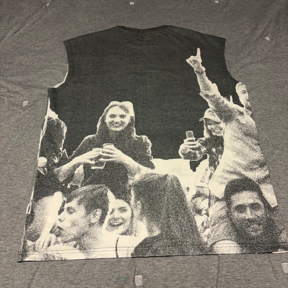 [L] 13month 밴드 그래픽 슬리브리스 티셔츠 상품이미지2