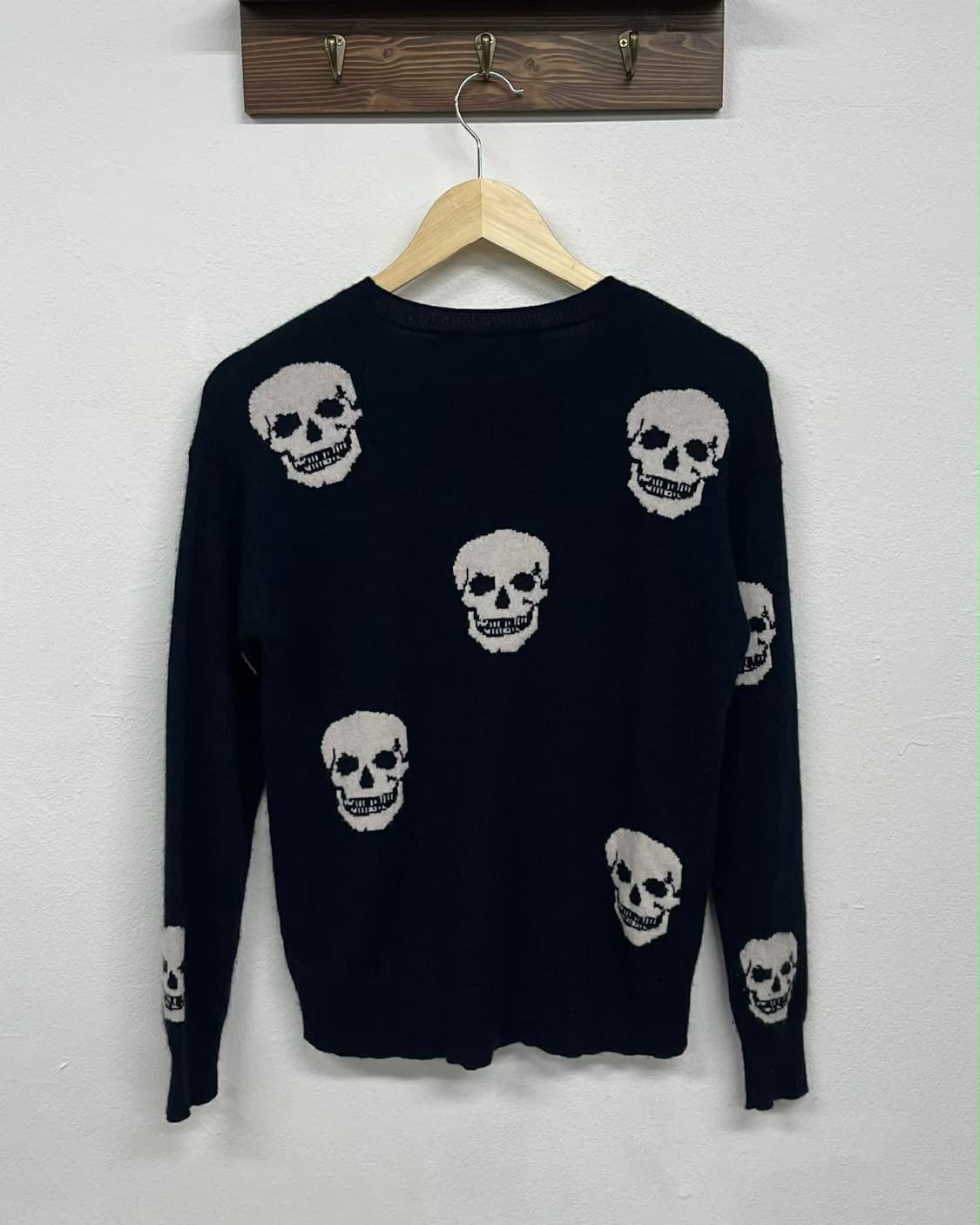 [XS]스컬 캐시미어 매장판 해골 패턴 캐시미어100% 니트 상품이미지2