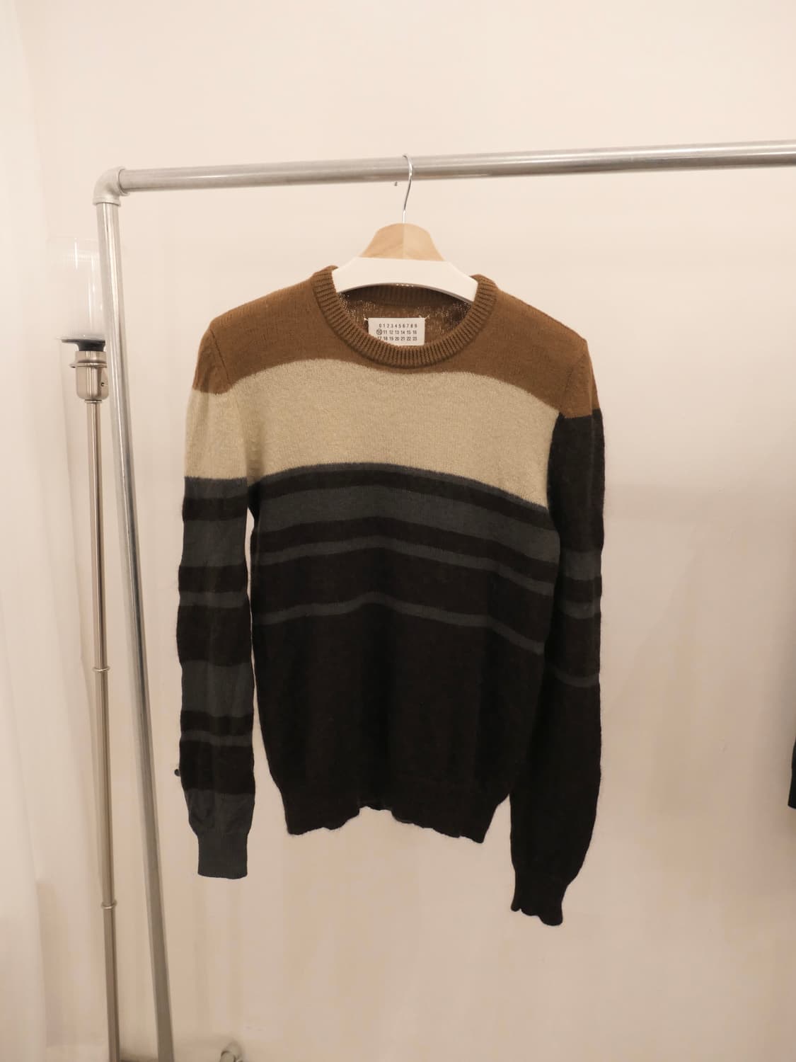 마르지엘라 스트라이프 언발란스 니트 상품이미지1