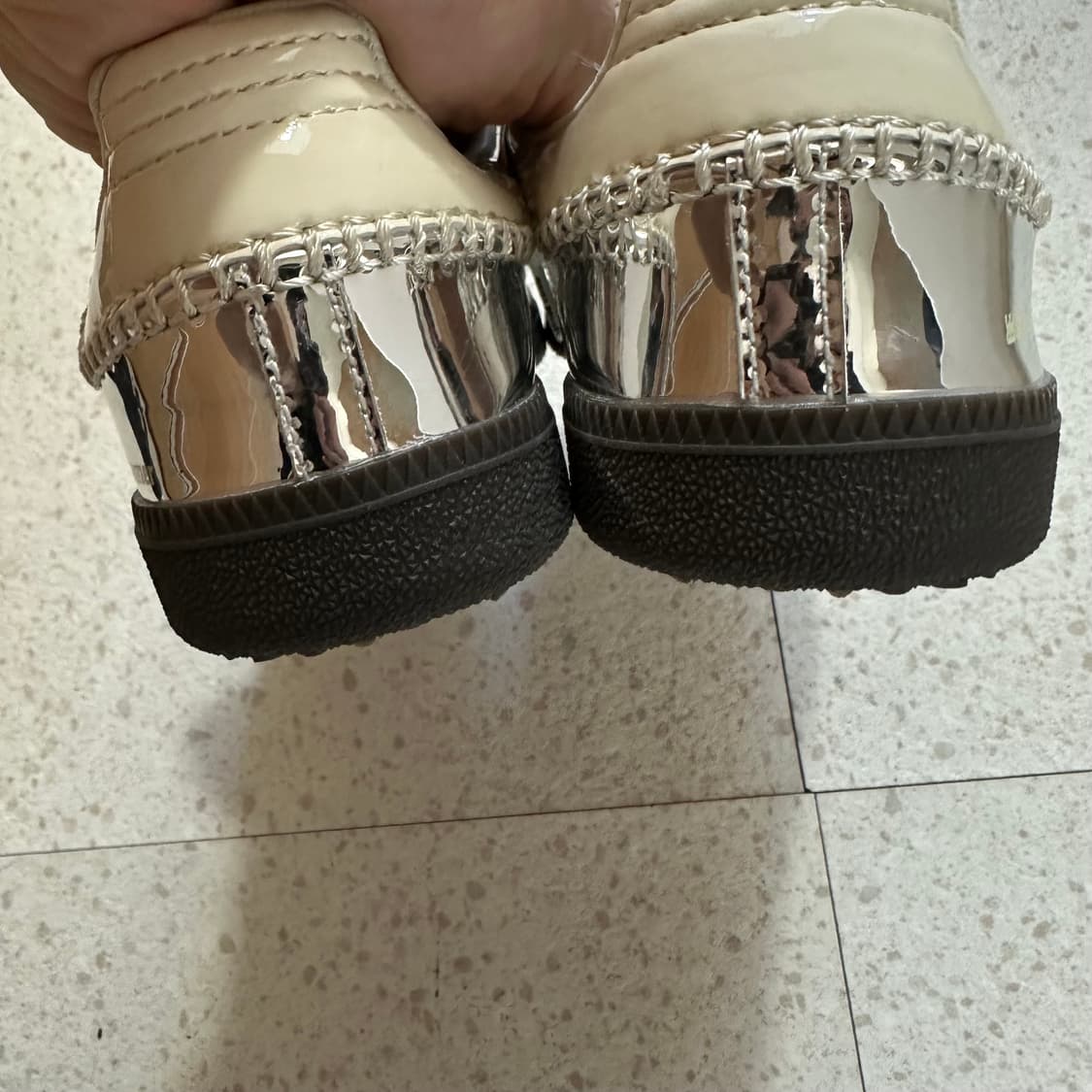 아디다스 x 웨일스 보너 삼바 실버 메탈릭 245 상품이미지5