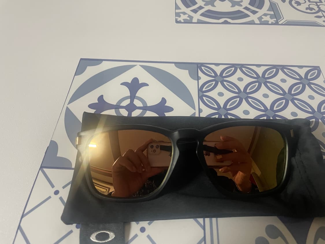 오클리 래치선글라스 스퀘어 블랙/골드 상품이미지1