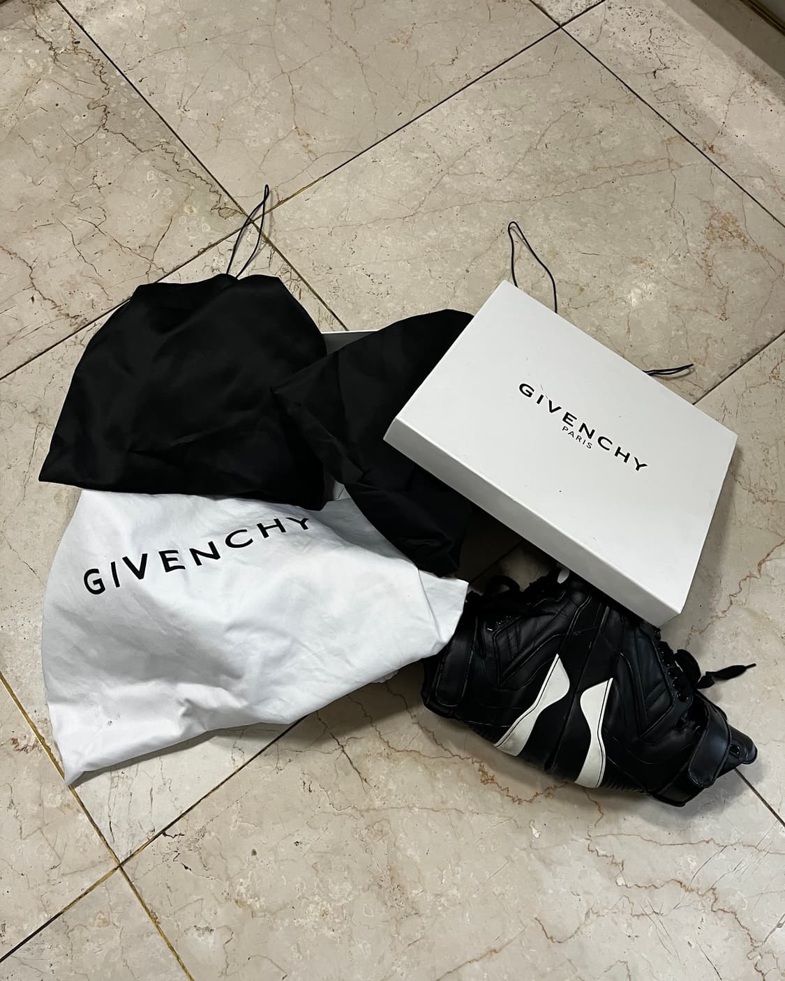 지방시 타이슨 상품이미지7