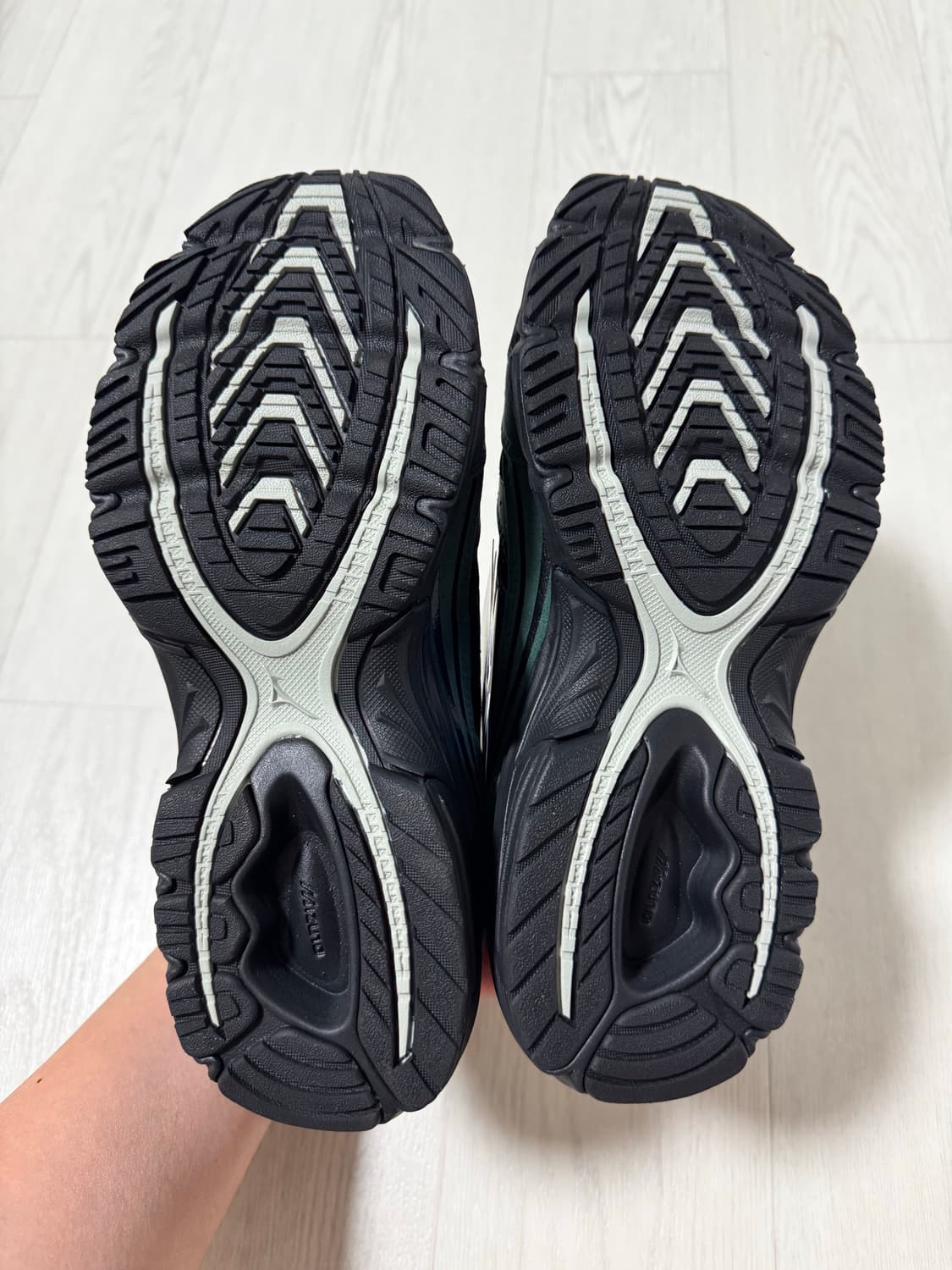 미즈노 MXR - 비스트로 그린:블랙 스니커즈 D1GA246752  상품이미지5