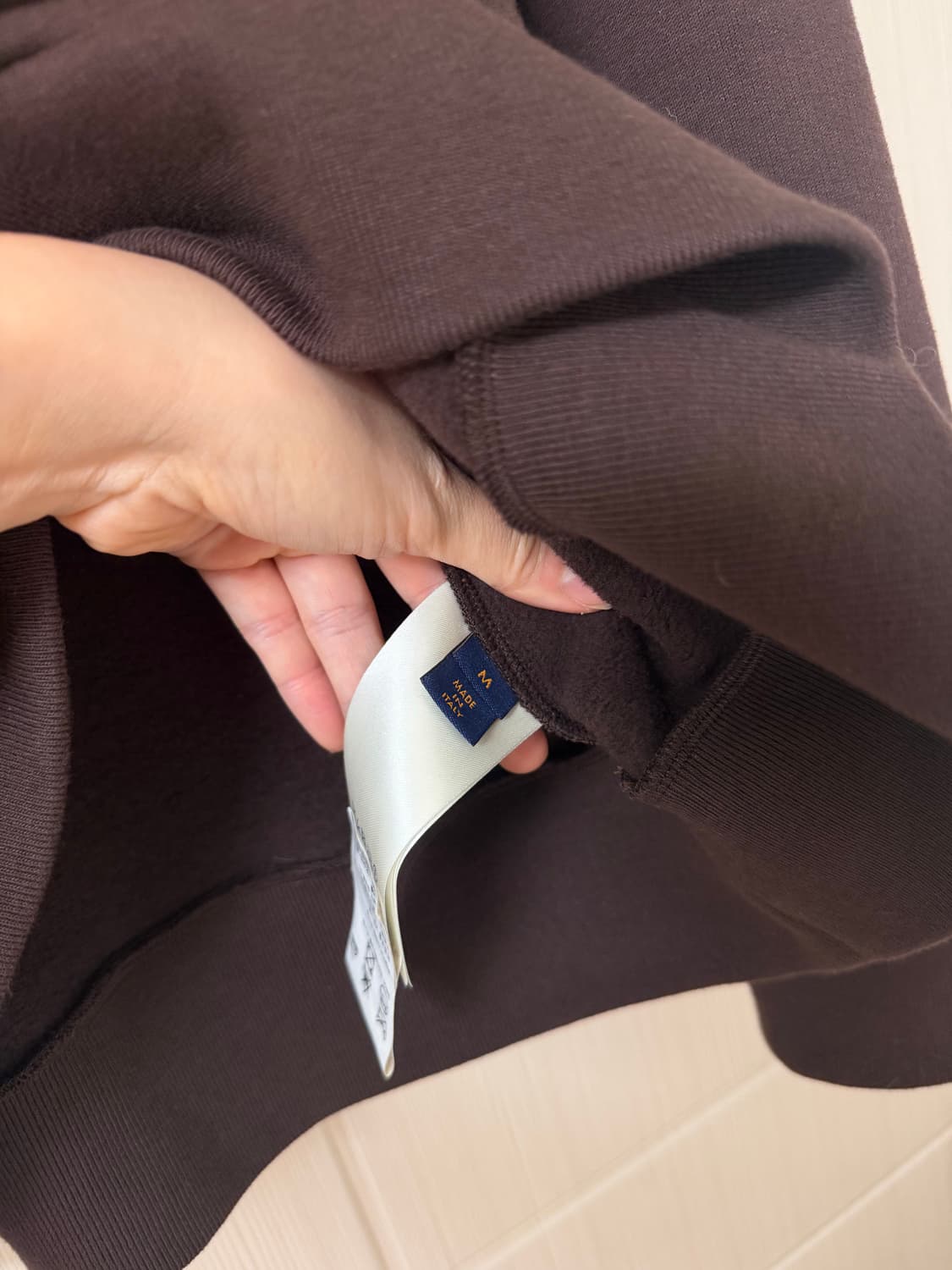 루이비통 터피타지 브라운 맨투맨 M 상품이미지4