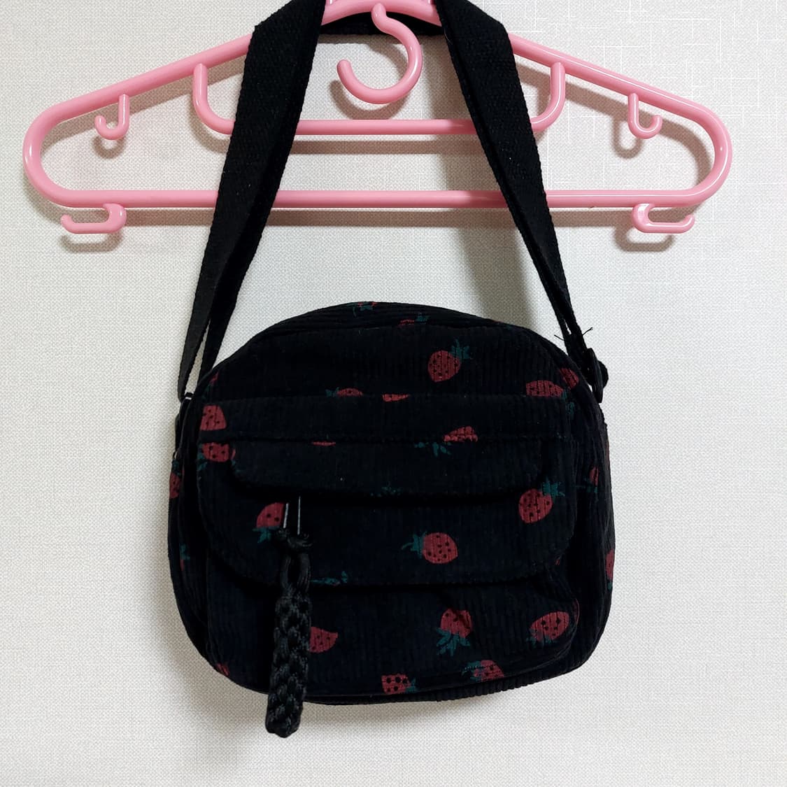 코듀로이 딸기 크로스백 상품이미지5