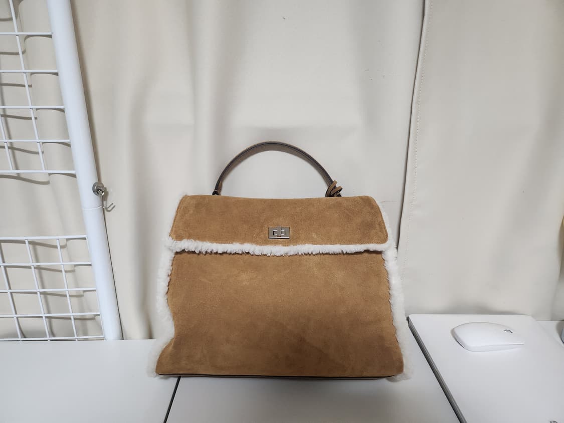 더바넷 woolly 시어링 플랩 백팩 상품이미지2