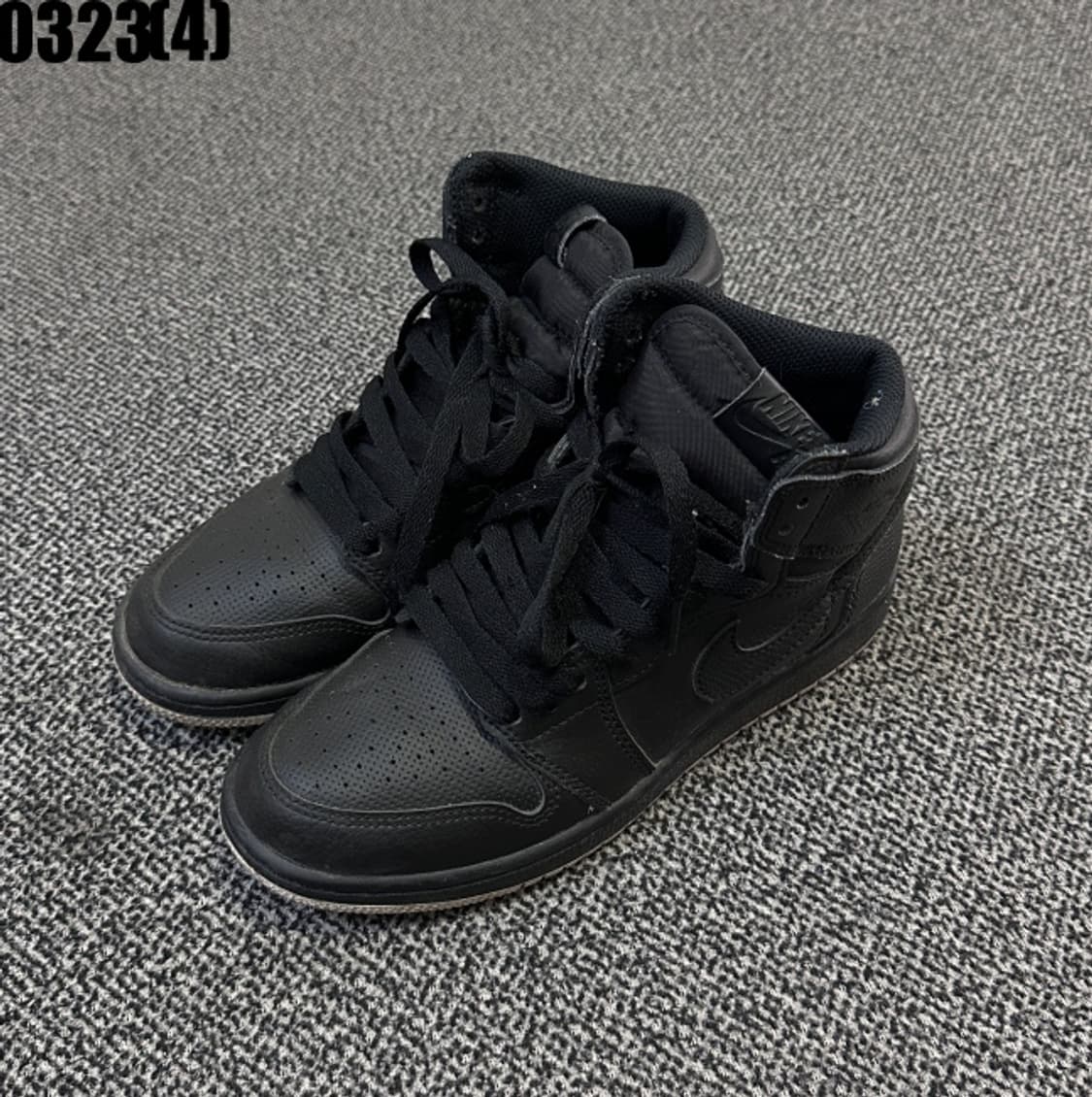 235 나이키 에어 조던 1 블랙 하이 스니커즈 0323(4) 상품이미지1