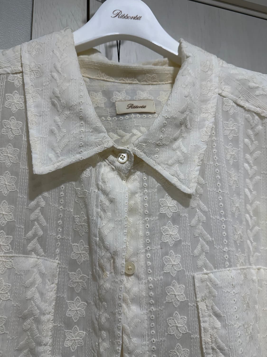 리본빛 자수 셔츠 Temp Shirt 상품이미지4