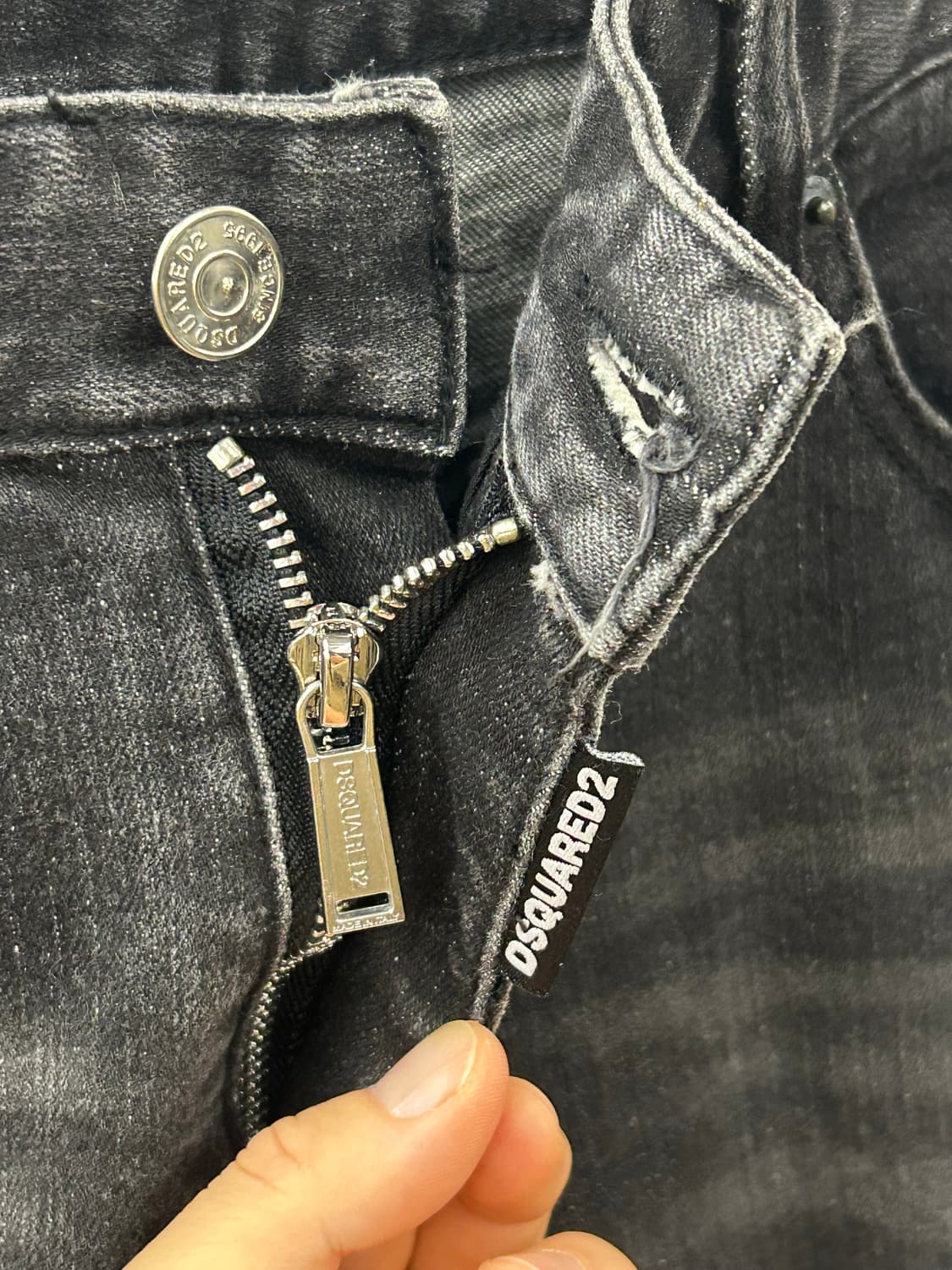 디스퀘어드2(DSQUARED2) 블랙 워싱 데미지 데님 청바지 상품이미지5