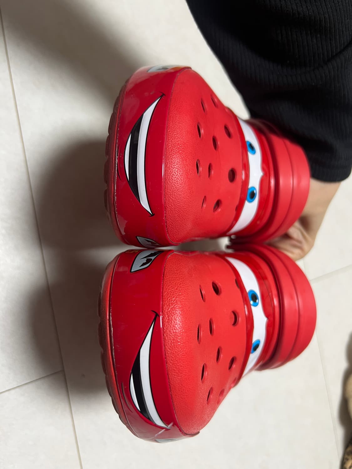 크록스 x 카 클래식 클로그 라이트닝 맥퀸 상품이미지3