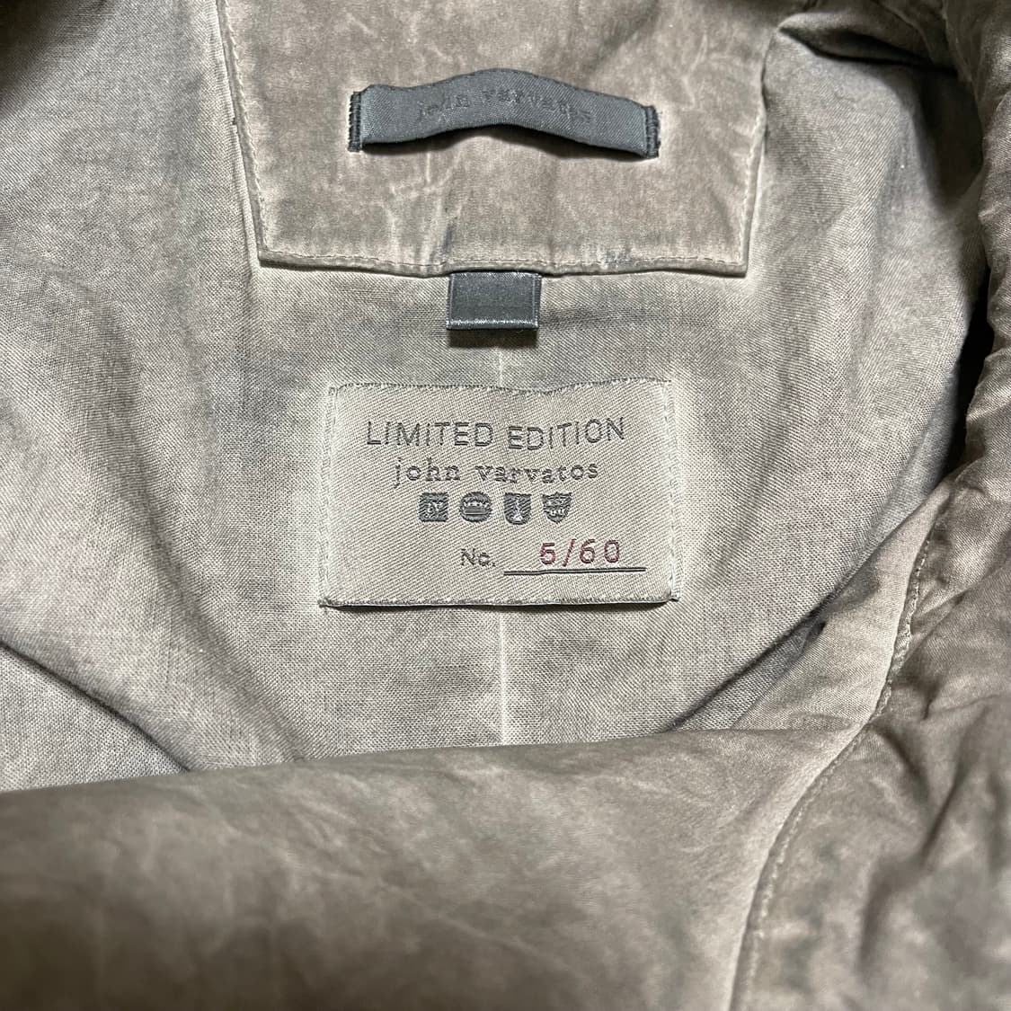 [46] 존 바바토스 Limited Edition 5/60 자켓 상품이미지6
