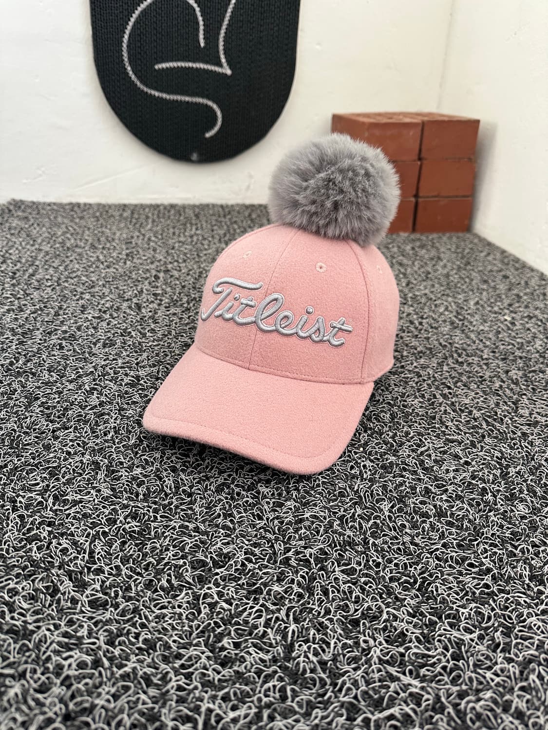 타이틀리스트 여성 핑크 폼폼이 골프 모자 상품이미지1