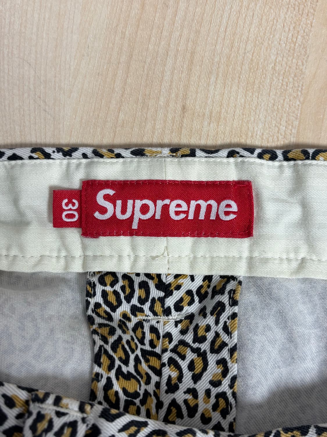 슈프림 25fw 레오파드 핀업걸 치노 30 상품이미지4