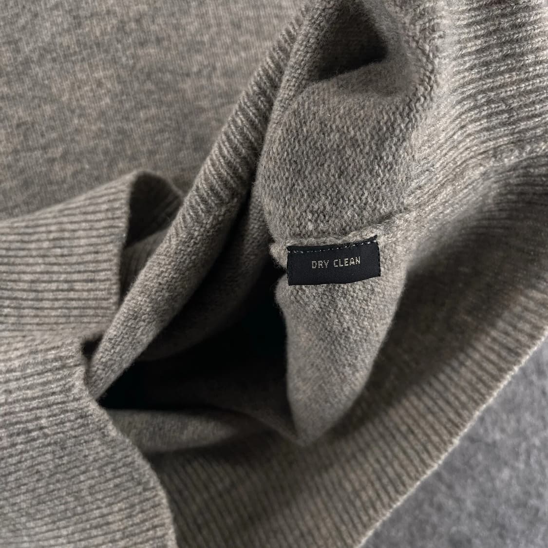  더블알엘 캐시미어 V넥 스웨터 상품이미지4