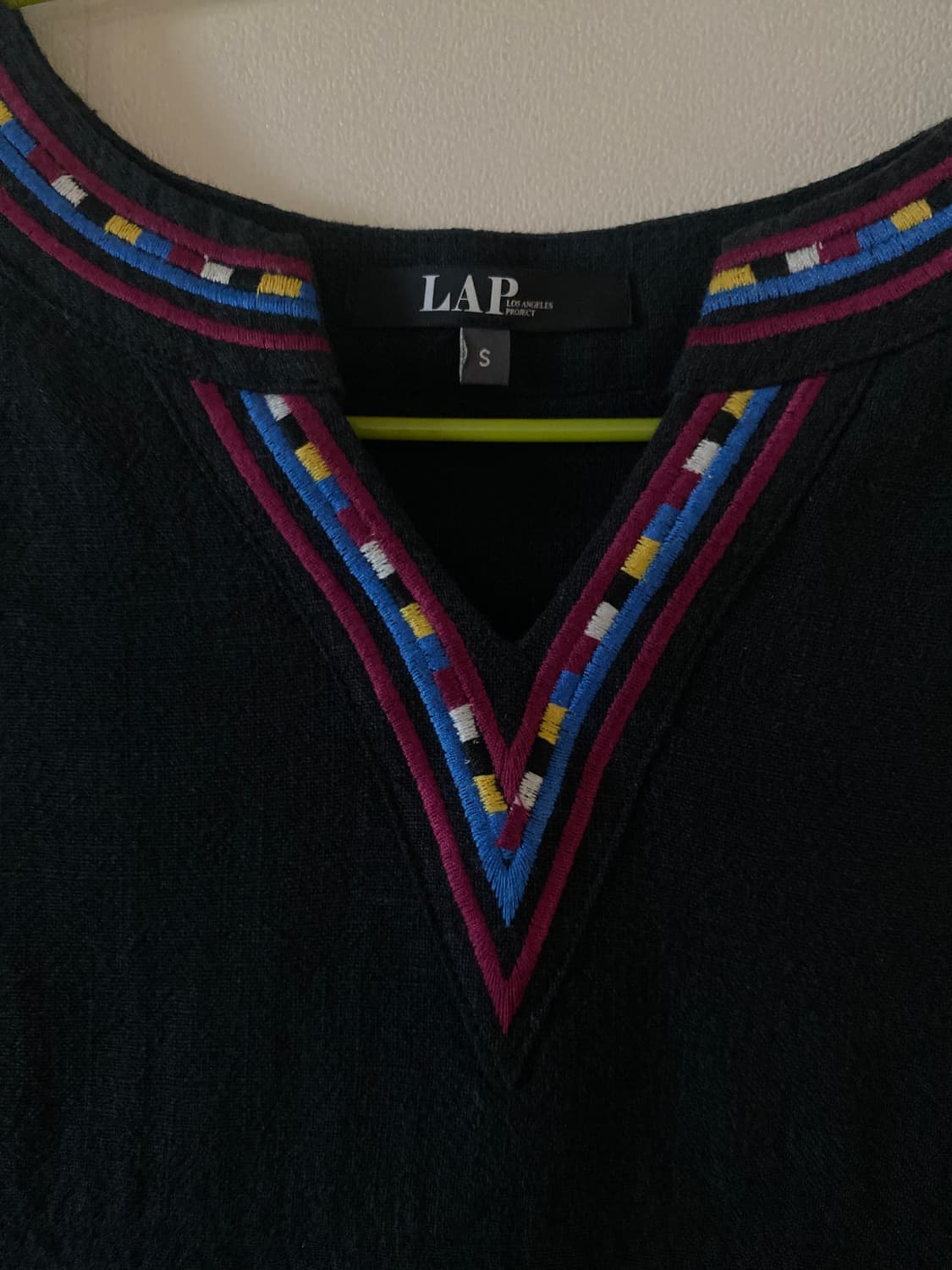 LAP 린넨100% 블랙 자수 원피스 상품이미지2