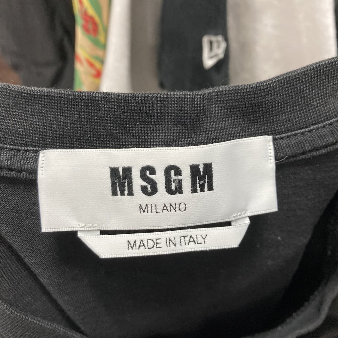 MSGM 정품 남성 형광로고 반팔티 블랙 95-100 상품이미지4