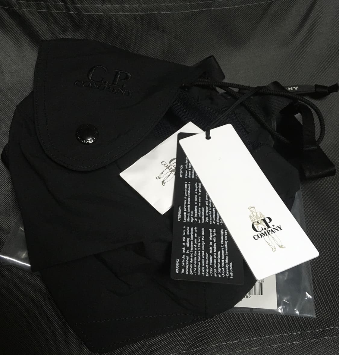 CP컴퍼니 숄더백 블랙 판매합니다 상품이미지6