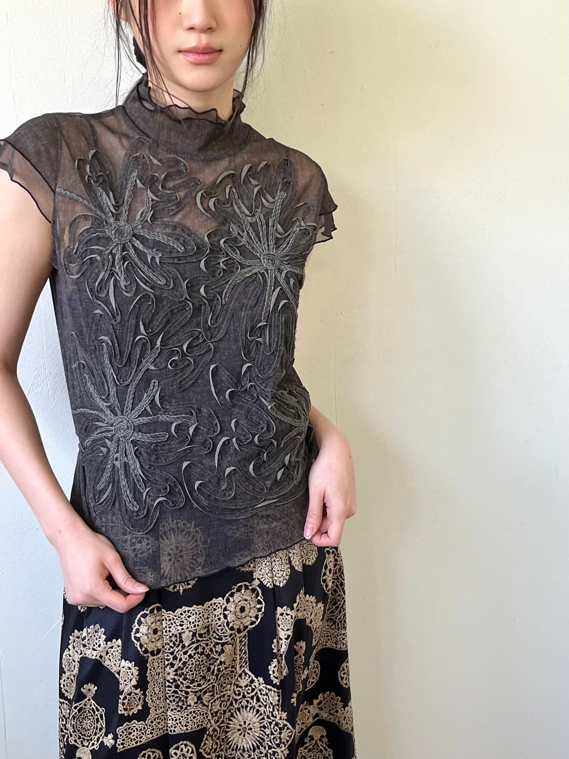 ISUI 시스루 플라워 탑  상품이미지4