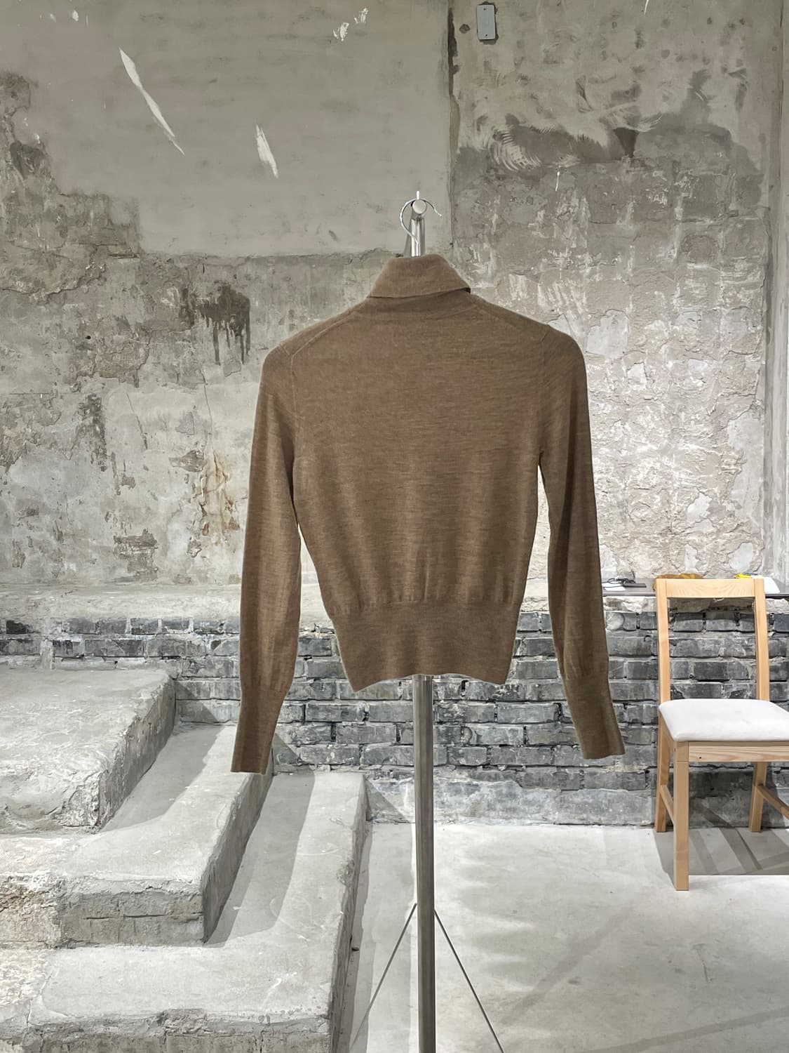 비비안 웨스트우드 레드라벨 멜란지 베이지 터틀넥 orb로고 크롭 니트 상품이미지6