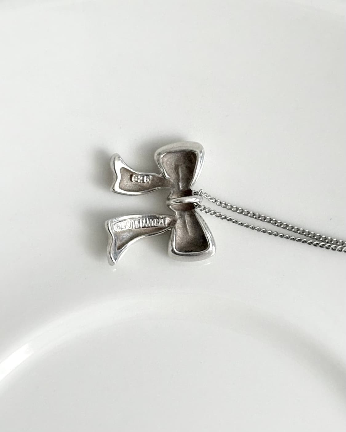 티파니앤코 리본 실버 목걸이(SV925) 상품이미지3