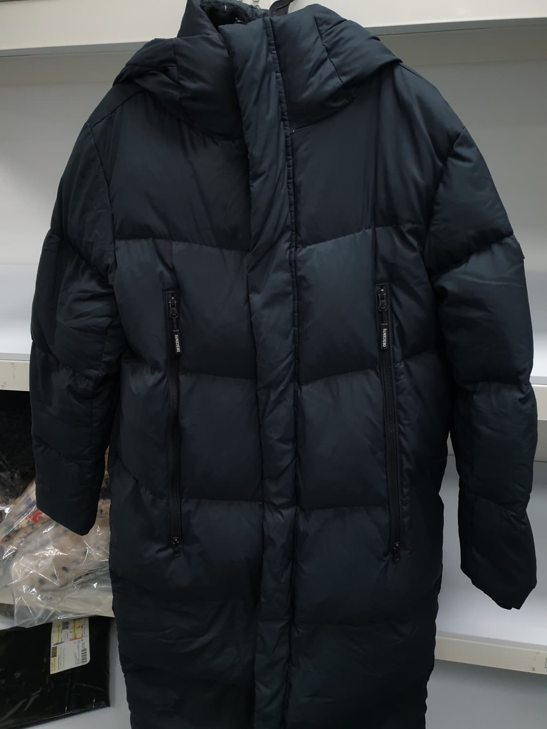 데상트 정품 오리털롱패딩 95사이즈 팝니다  상품이미지1