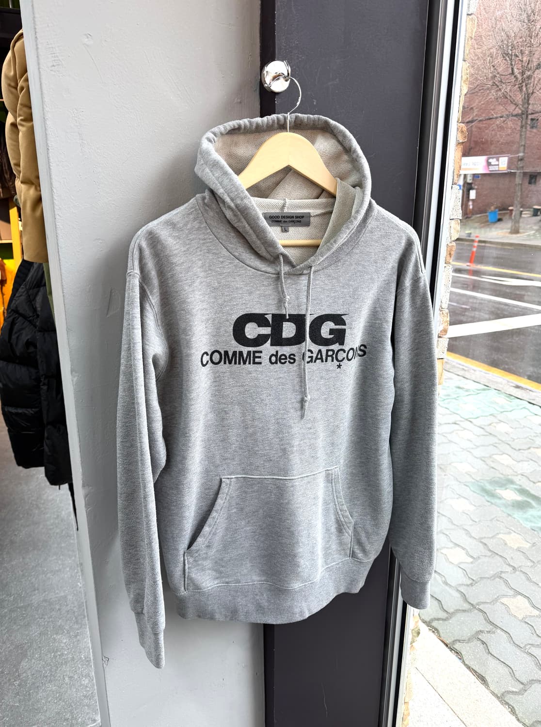 L/ 꼼데가르송 CDG 로고 프린팅 후드티 상품이미지2