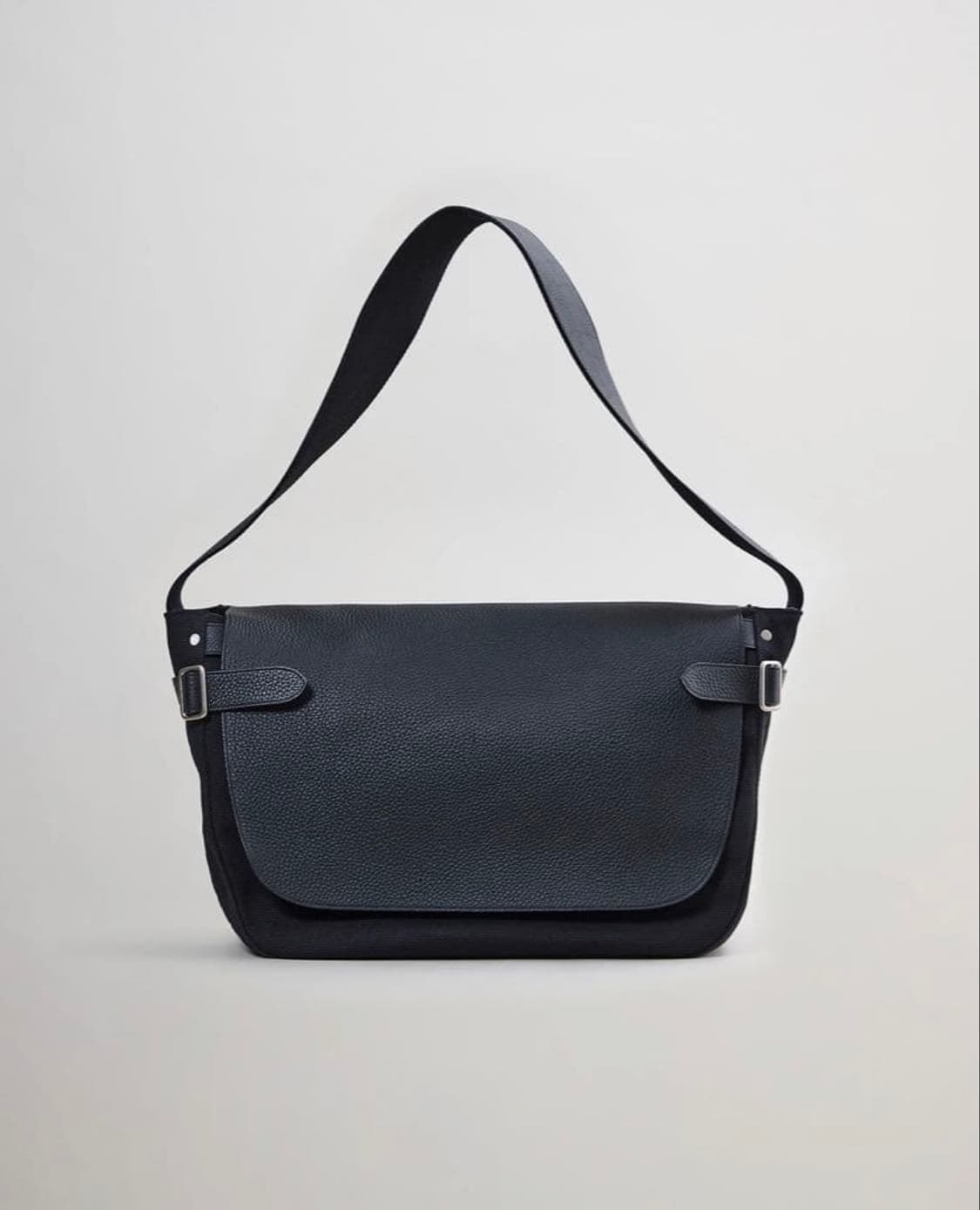 26ss HEFNER LEATHER POSTMAN BAG 상품이미지6