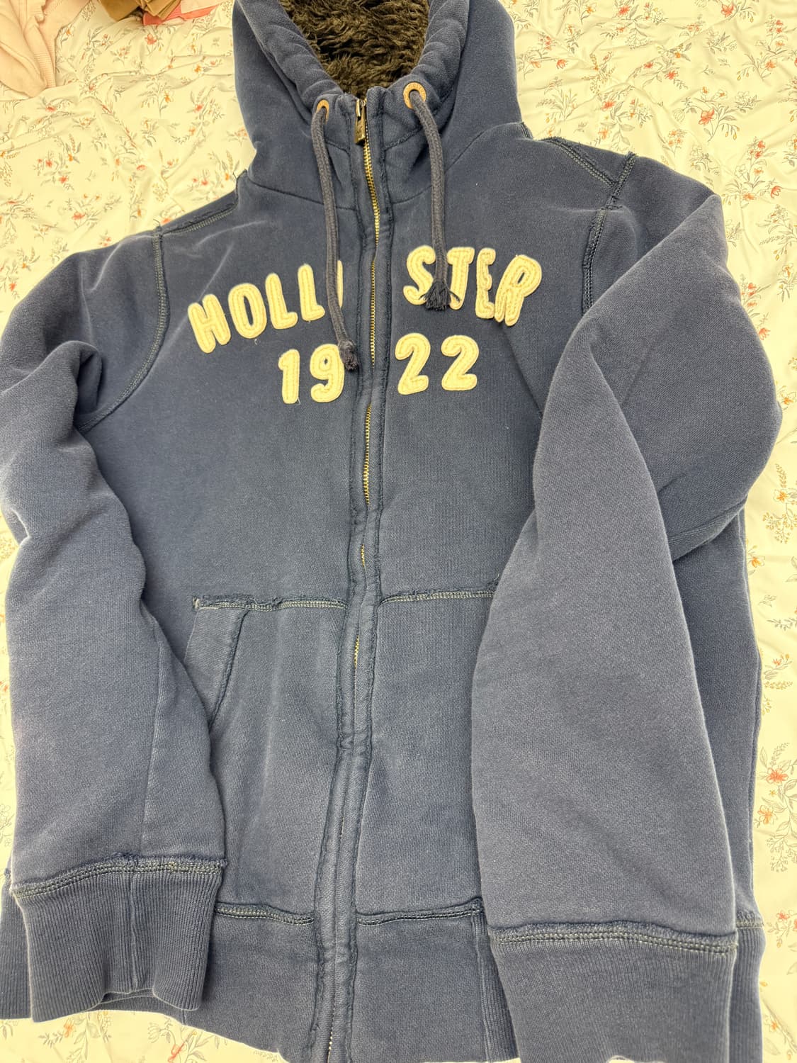 홀리스터 남녀공용  후드 집업입니다  이쁨 구재 상품이미지3