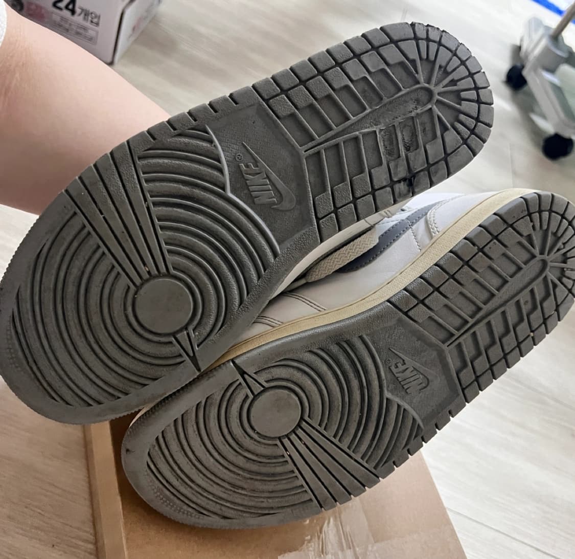 조던 1 미드 화이트 스텔스 (265) 상품이미지8