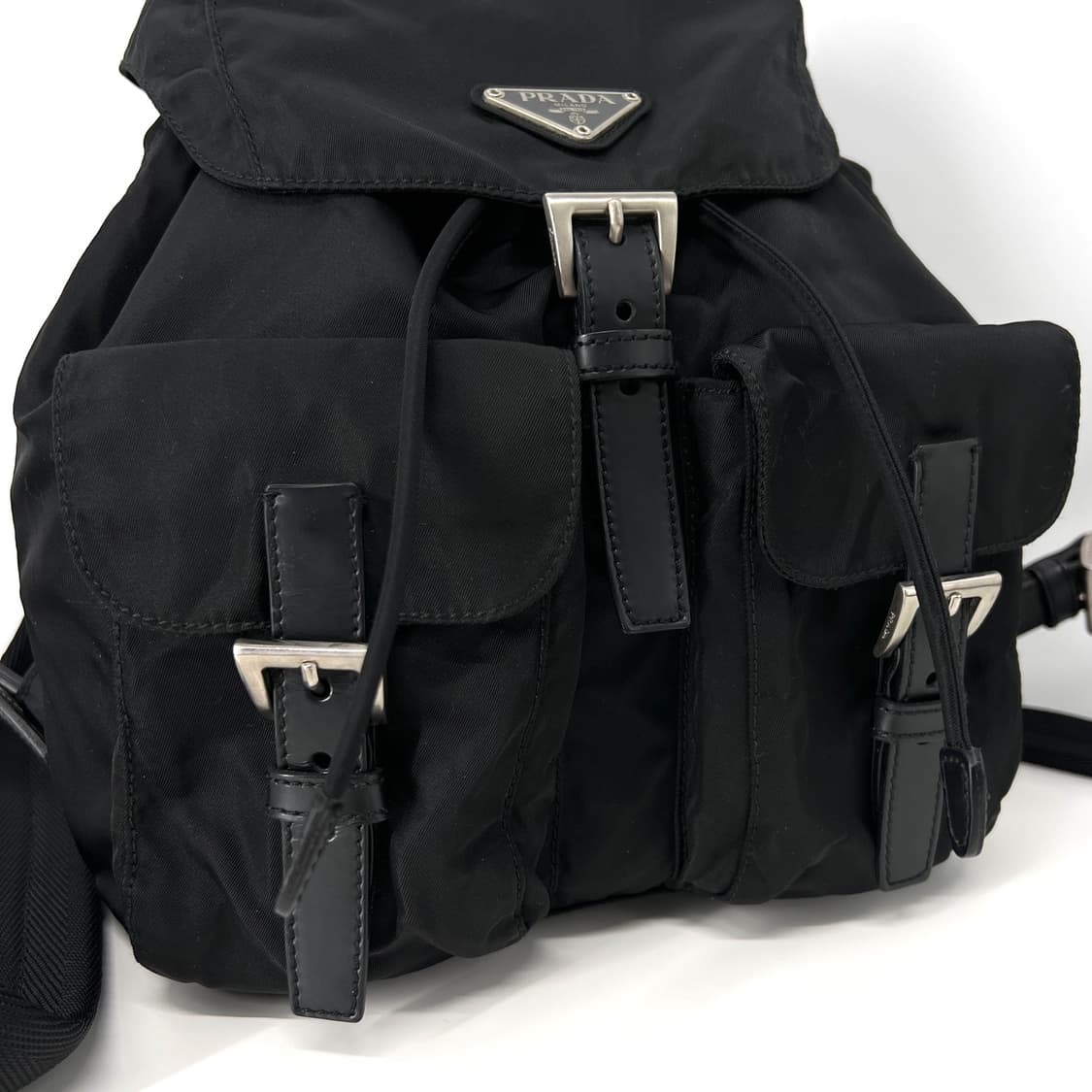 [감정완료] 프라다 삼각로고 나일론 백팩 블랙 스몰 상품이미지6