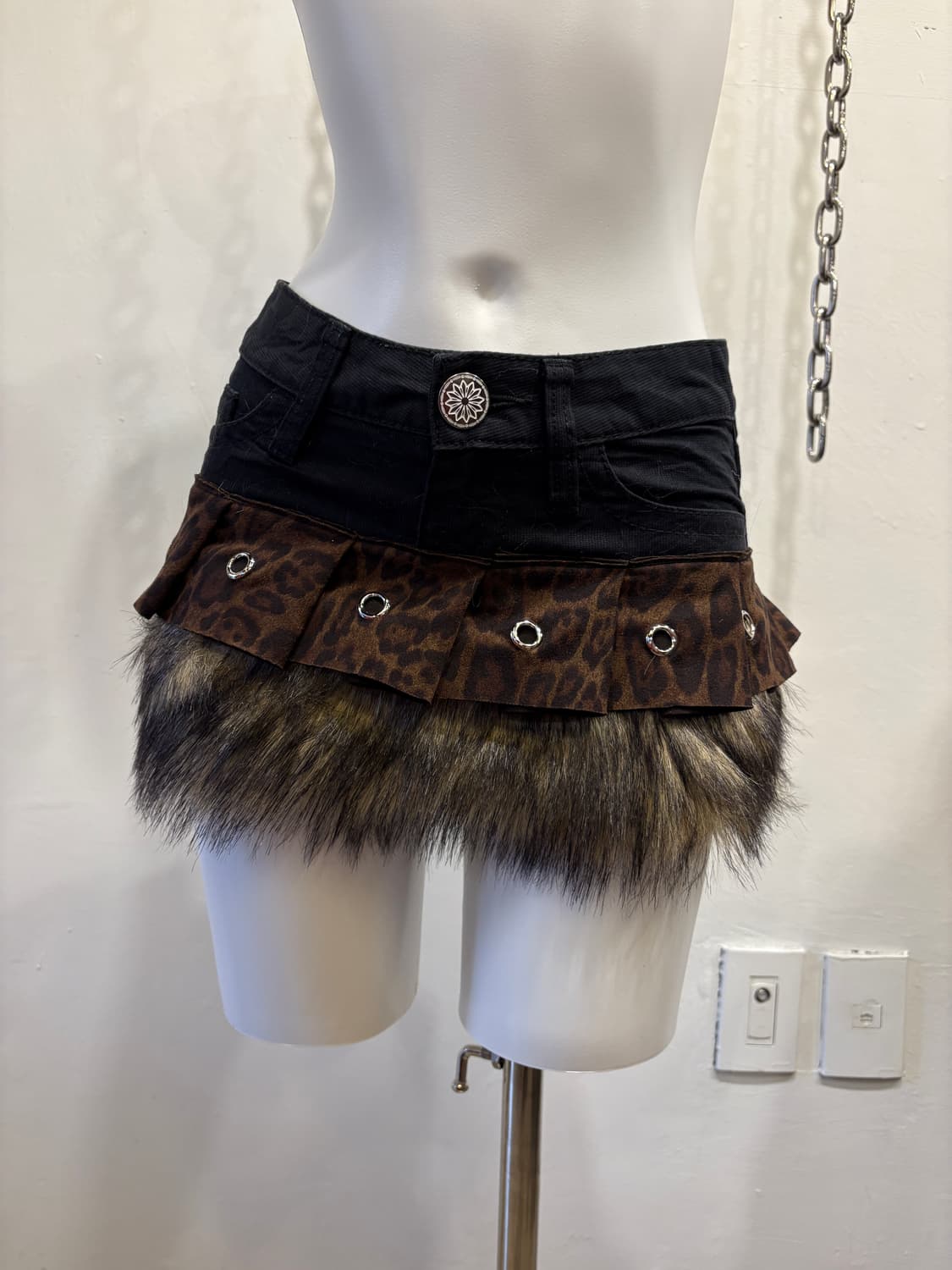 레오파드 패턴 아일렛 퍼 블랙 미니스커트 갸루 펑크 y2k 상품이미지1