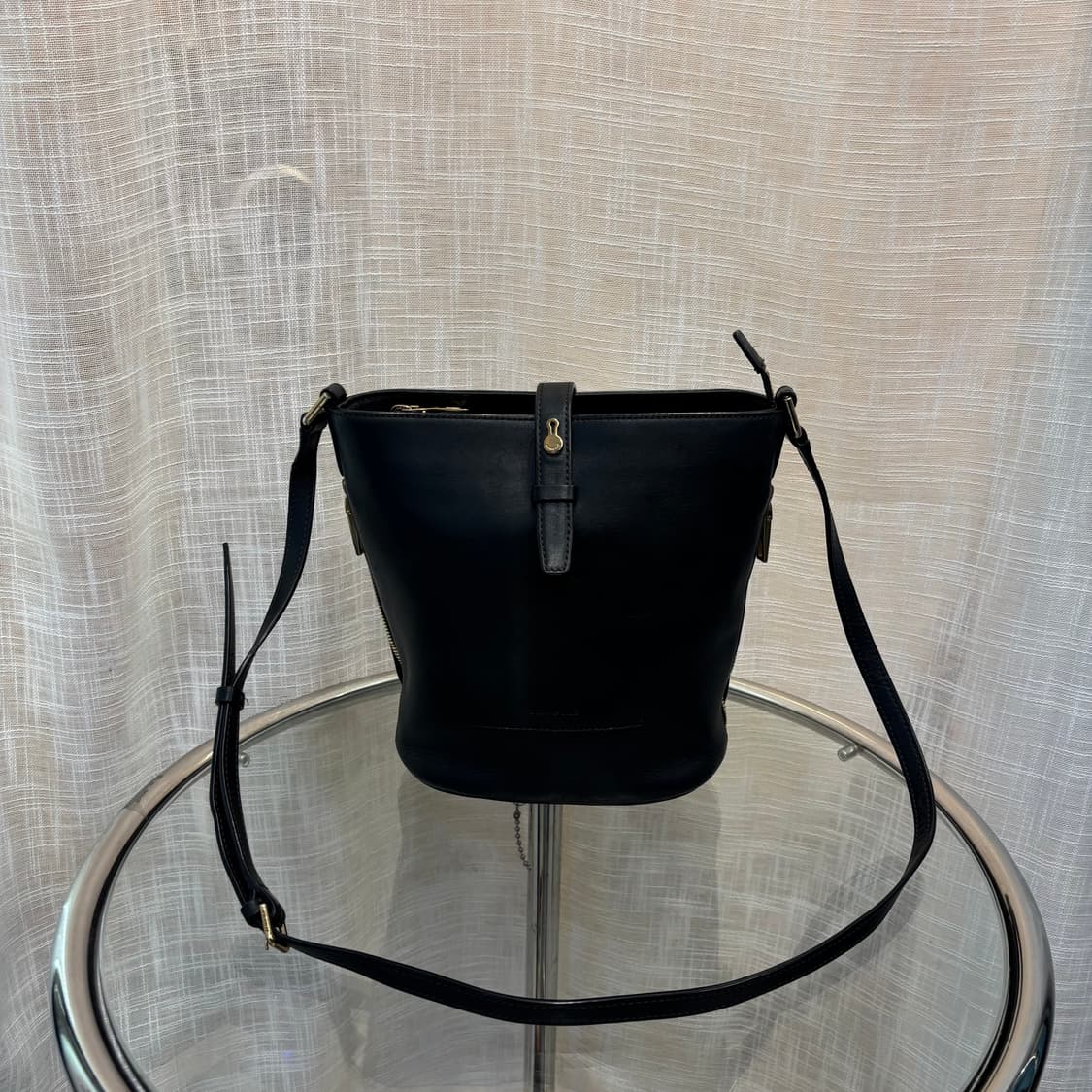 정품 빈폴 소가죽 버킷 크로스백     상품이미지1