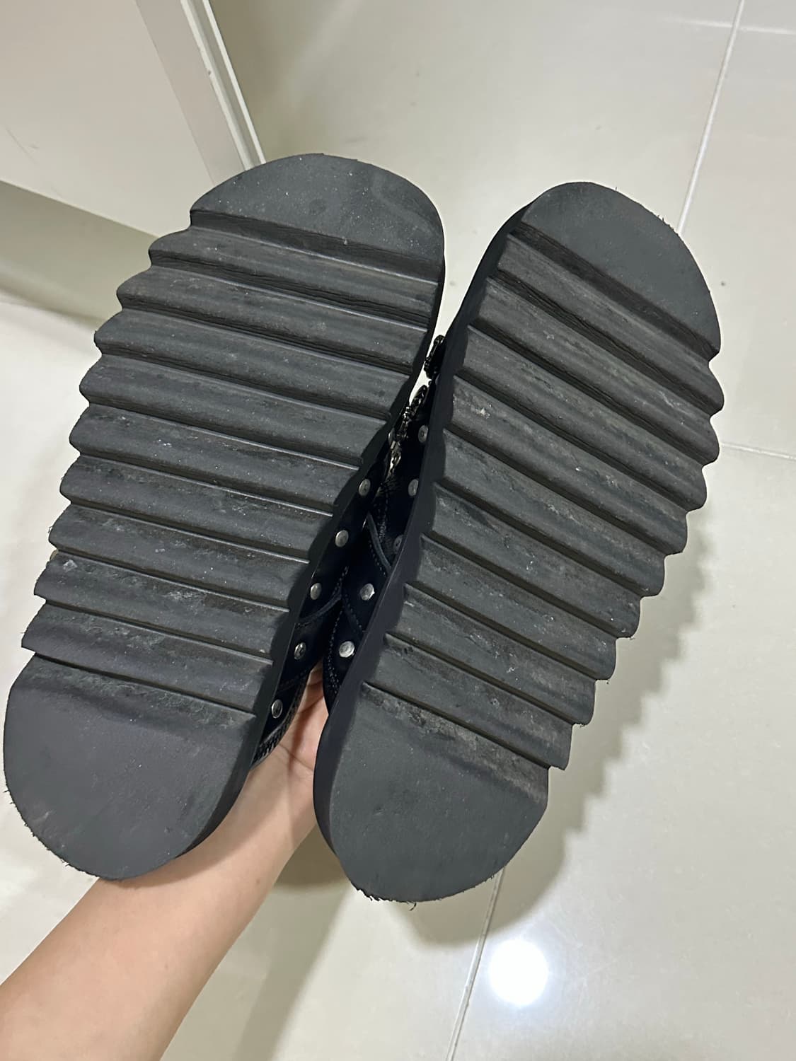 toga pulla 아일렛 메탈 스트랩 샌들 상품이미지6
