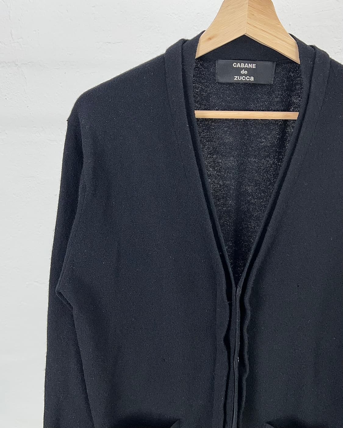 카반 드 주카 블랙 페이크 버튼 오픈 브이넥 울 가디건 상품이미지2