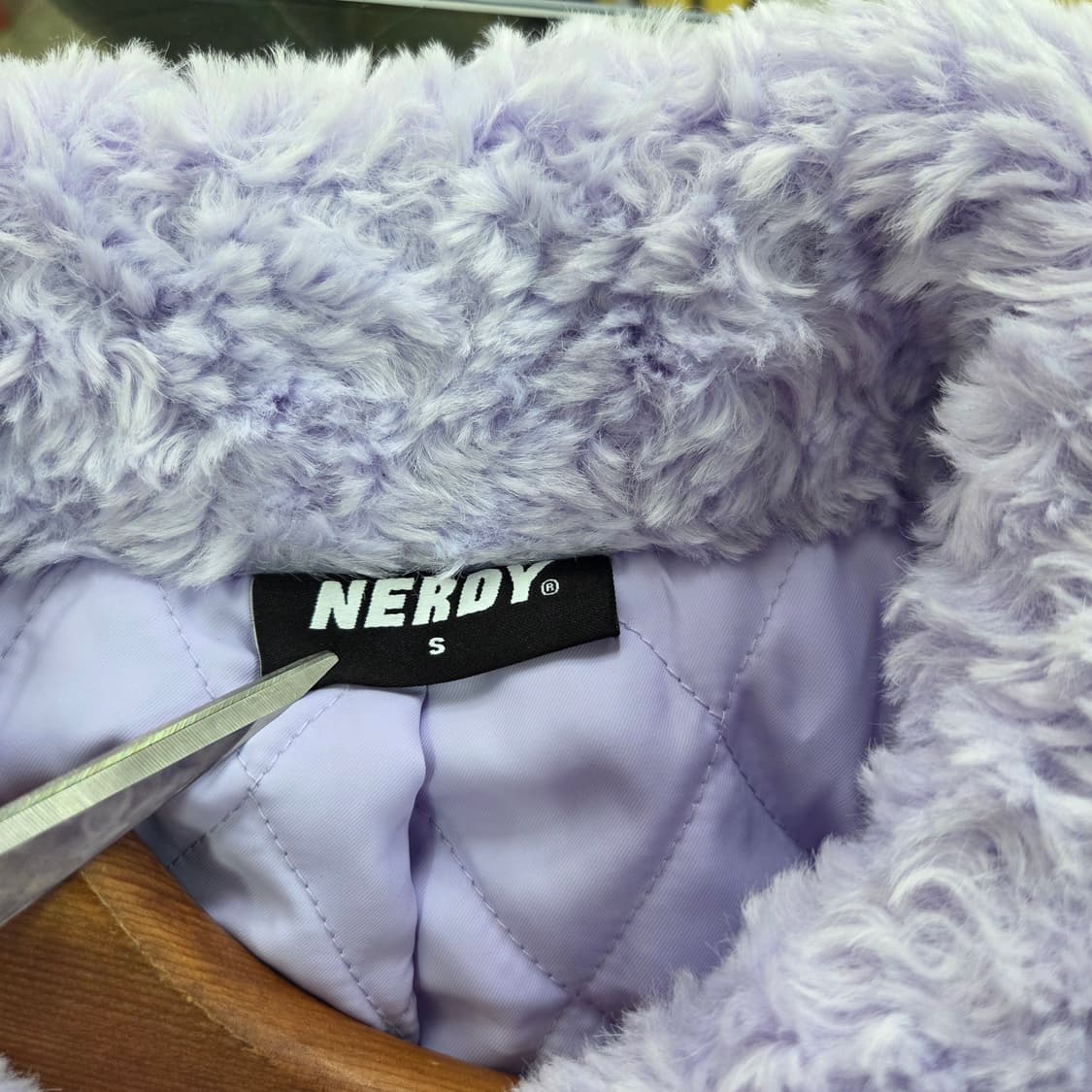 (Nerdy) 브랜드의 우먼스 컬리 퍼 자켓 라이트퍼플 s 상품이미지3