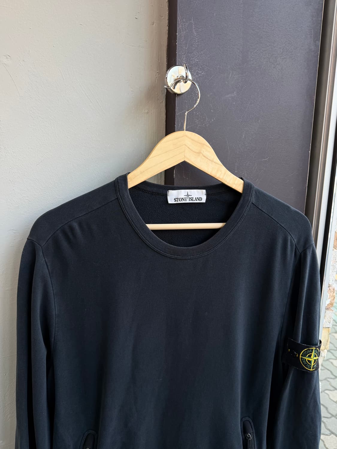 .L/ 스톤아일랜드 2-Pocket 와펜 슬리브 맨투맨 상품이미지3