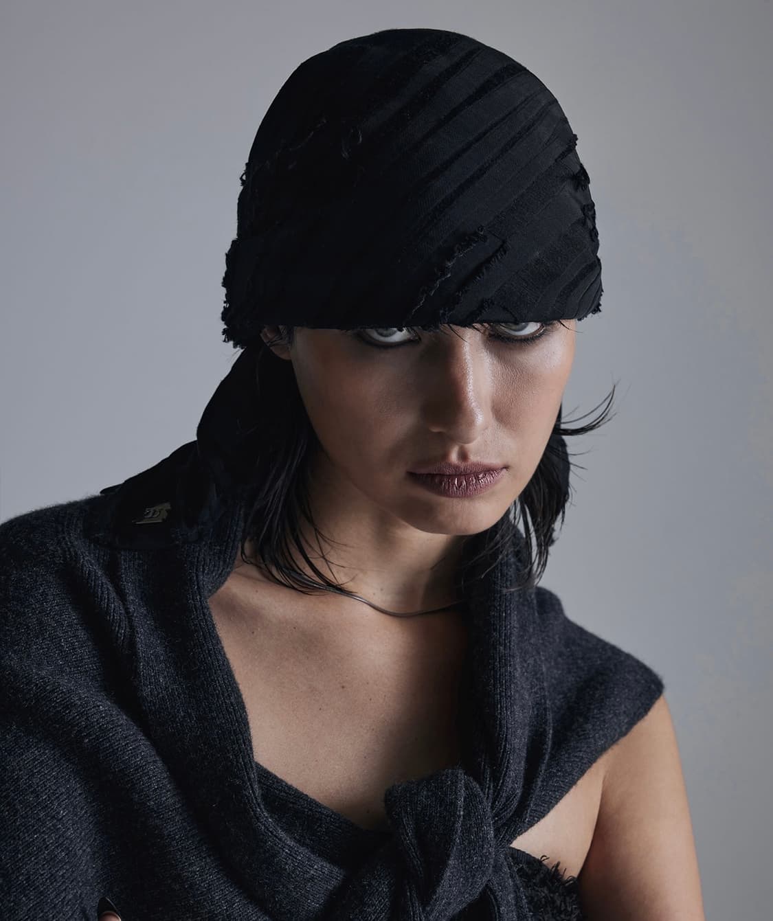 [택O] 트리밍버드 리플드 프린지 스카프 블랙 상품이미지2