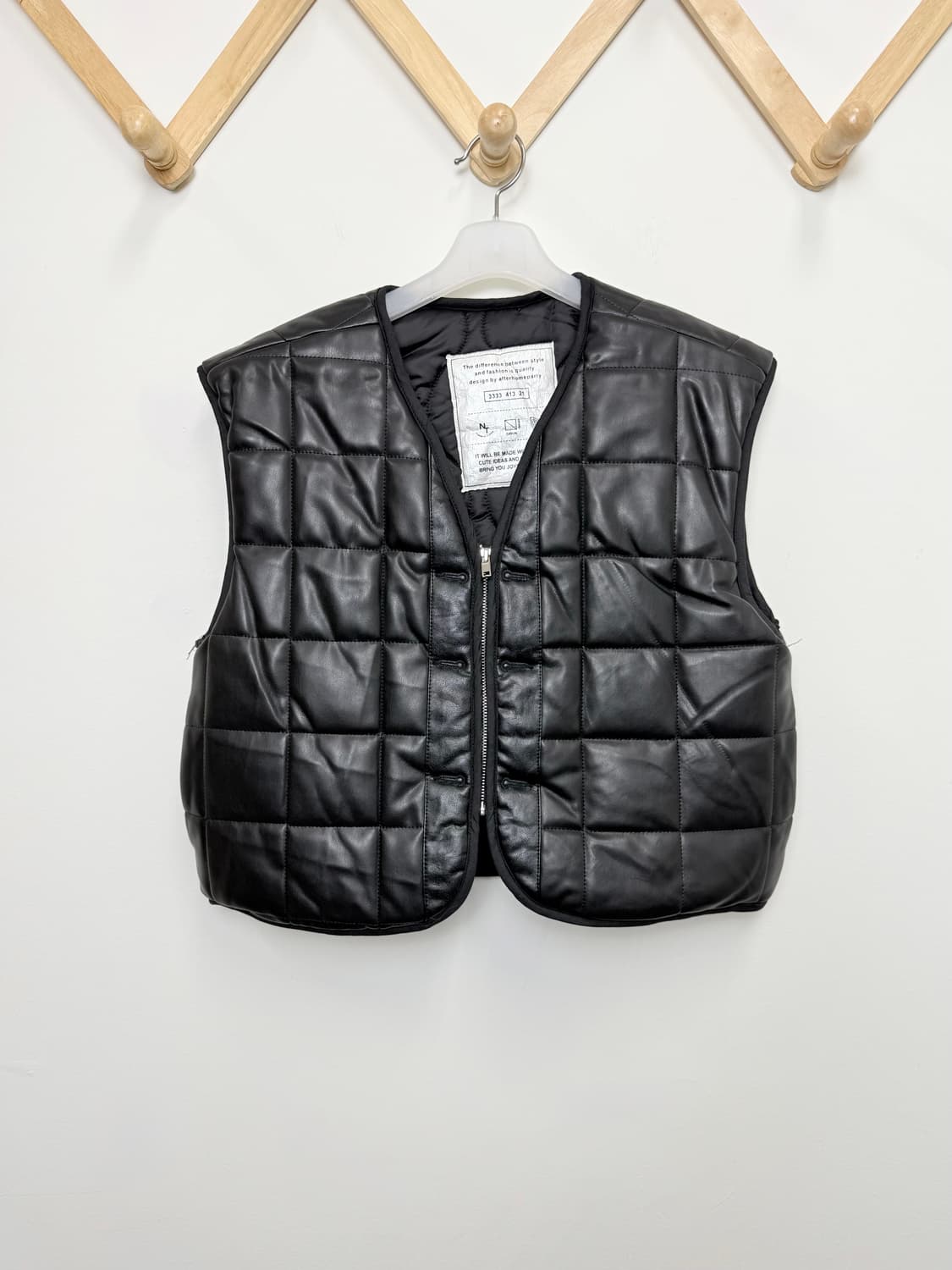 에프터홈파티 퀼팅 레더조끼 상품이미지1