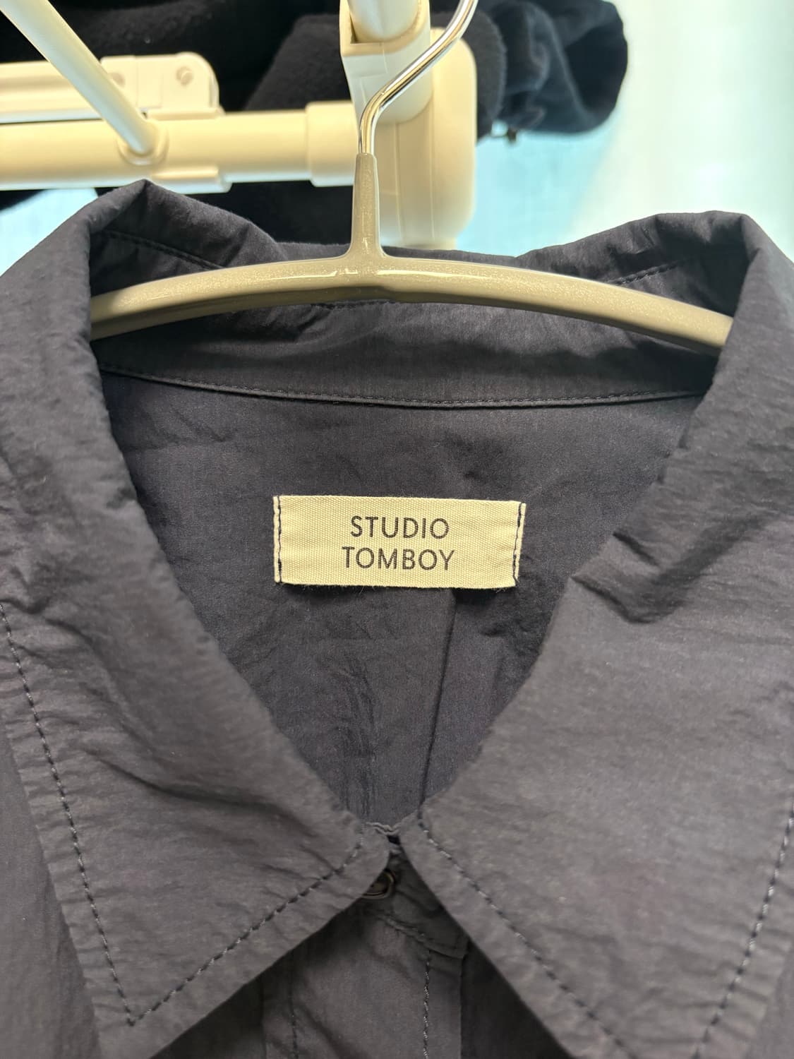 스튜디오 톰보이 셔츠 네이비 상품이미지2