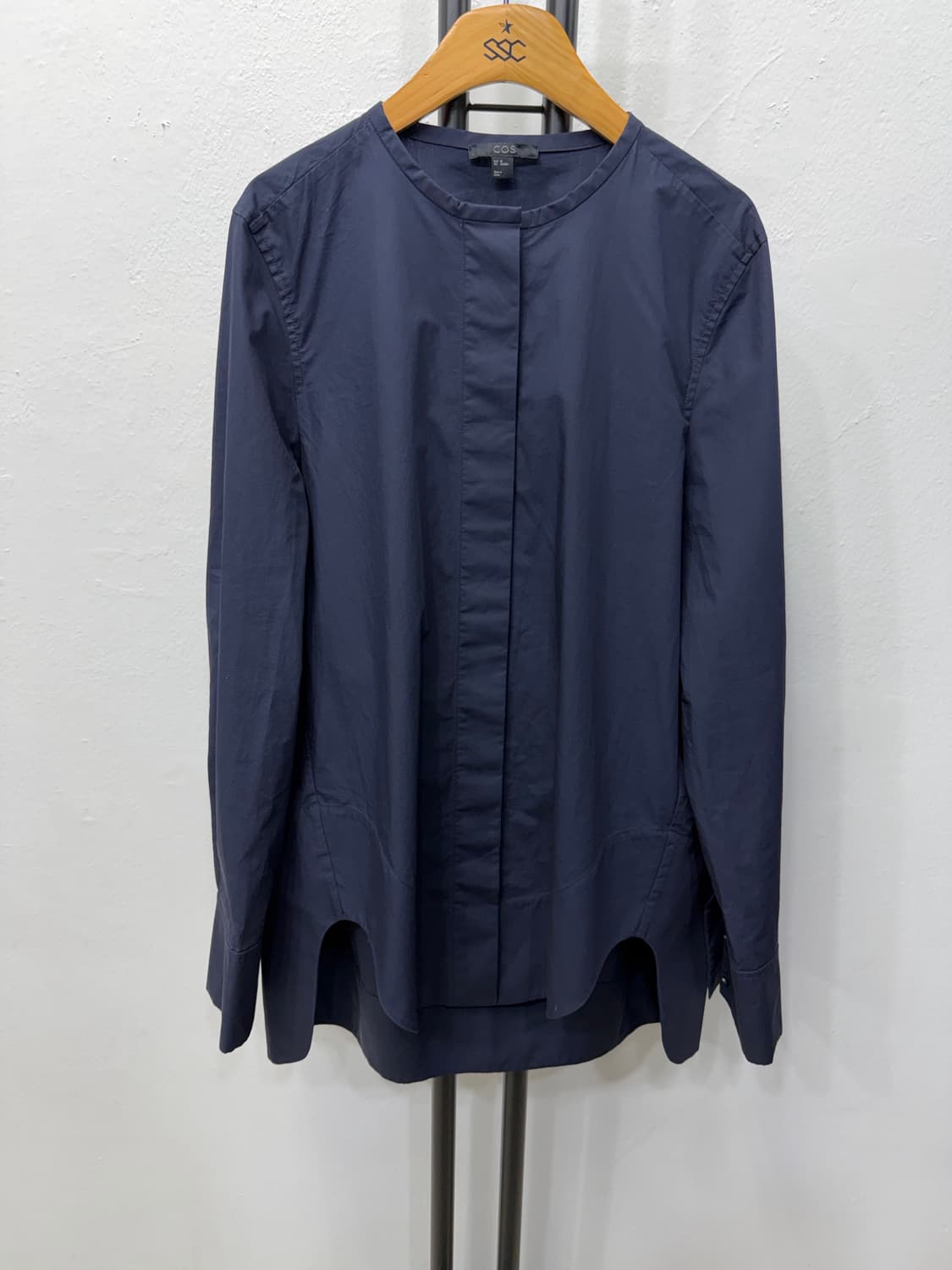 정품) COS 코스 네이비 셔츠형 블라우스 38 상품이미지1