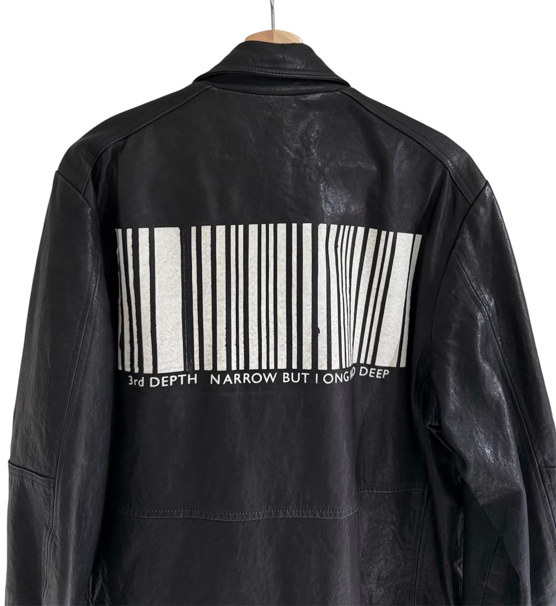 코모도 바코드 프린팅 카우 레더 자켓 상품이미지3