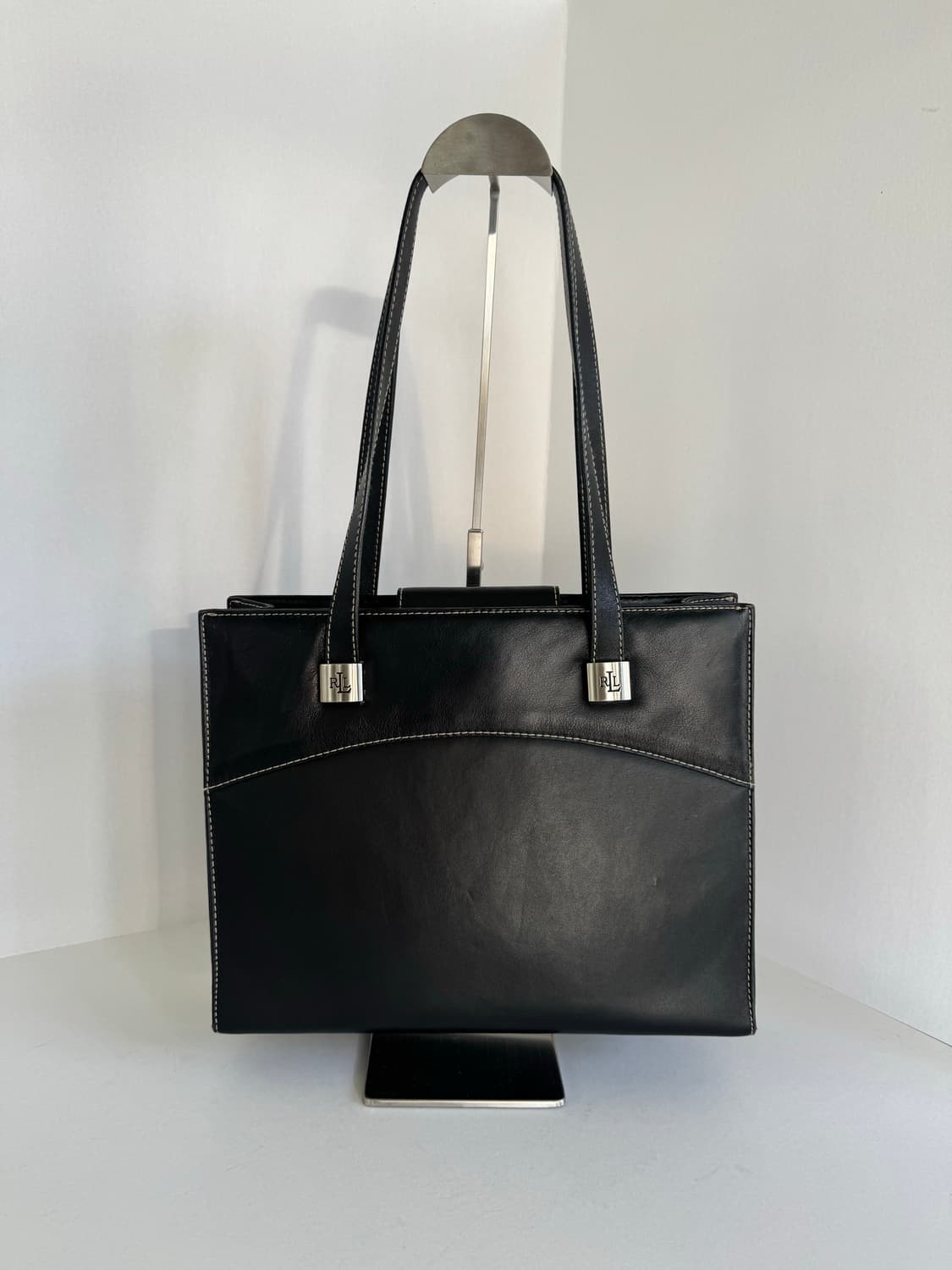 랄프로렌 화이트 스티치 가죽 숄더백 상품이미지2